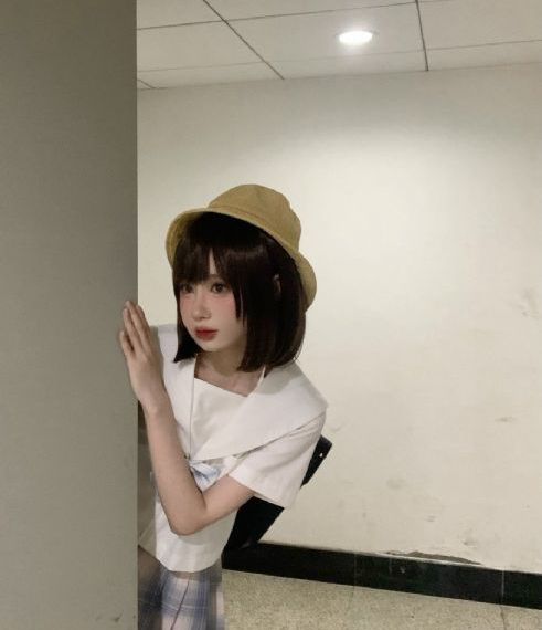 离婚后大少归来前妻双腿跪断了